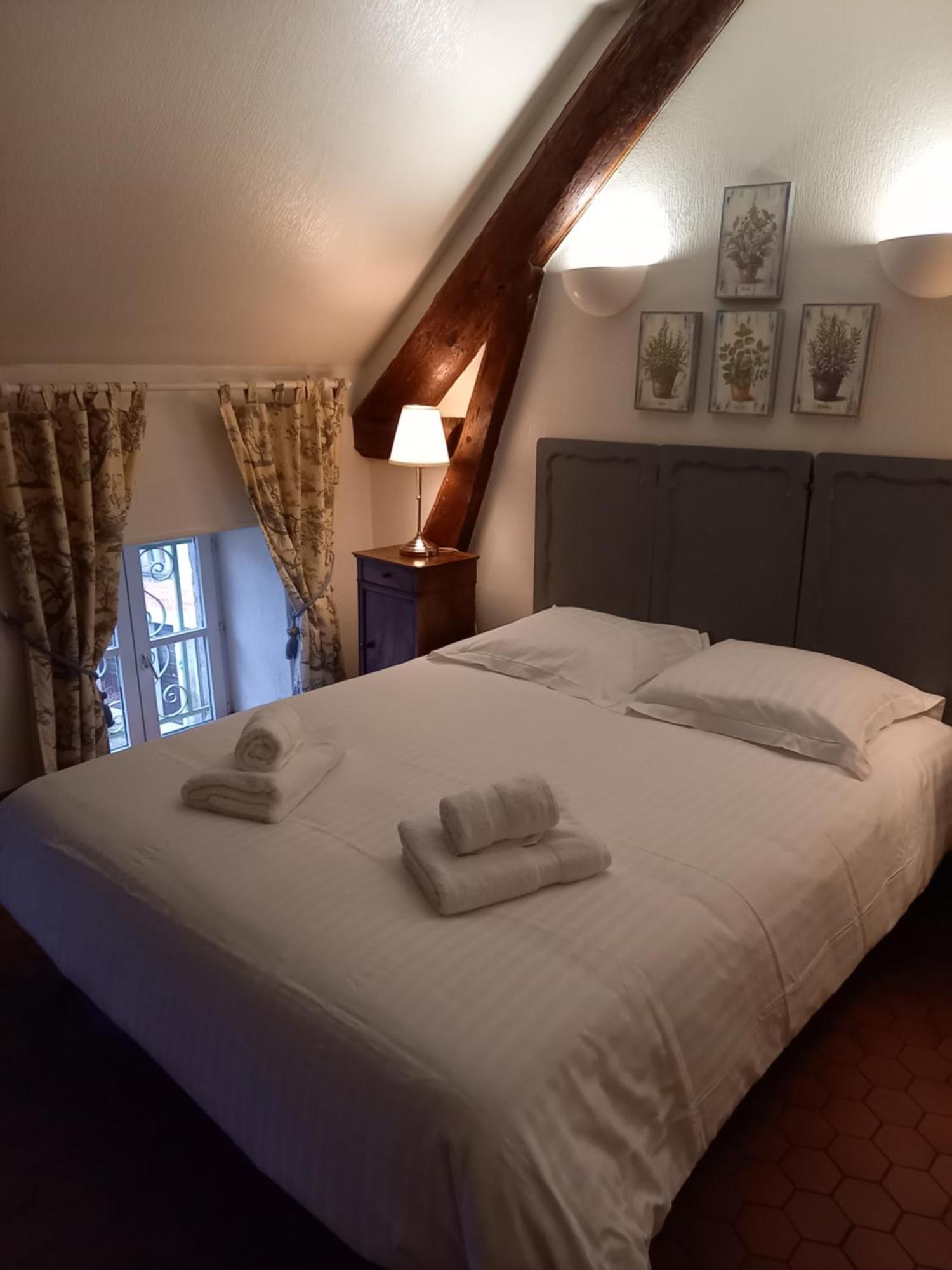 Hotel De La Halle Nolay  Extérieur photo