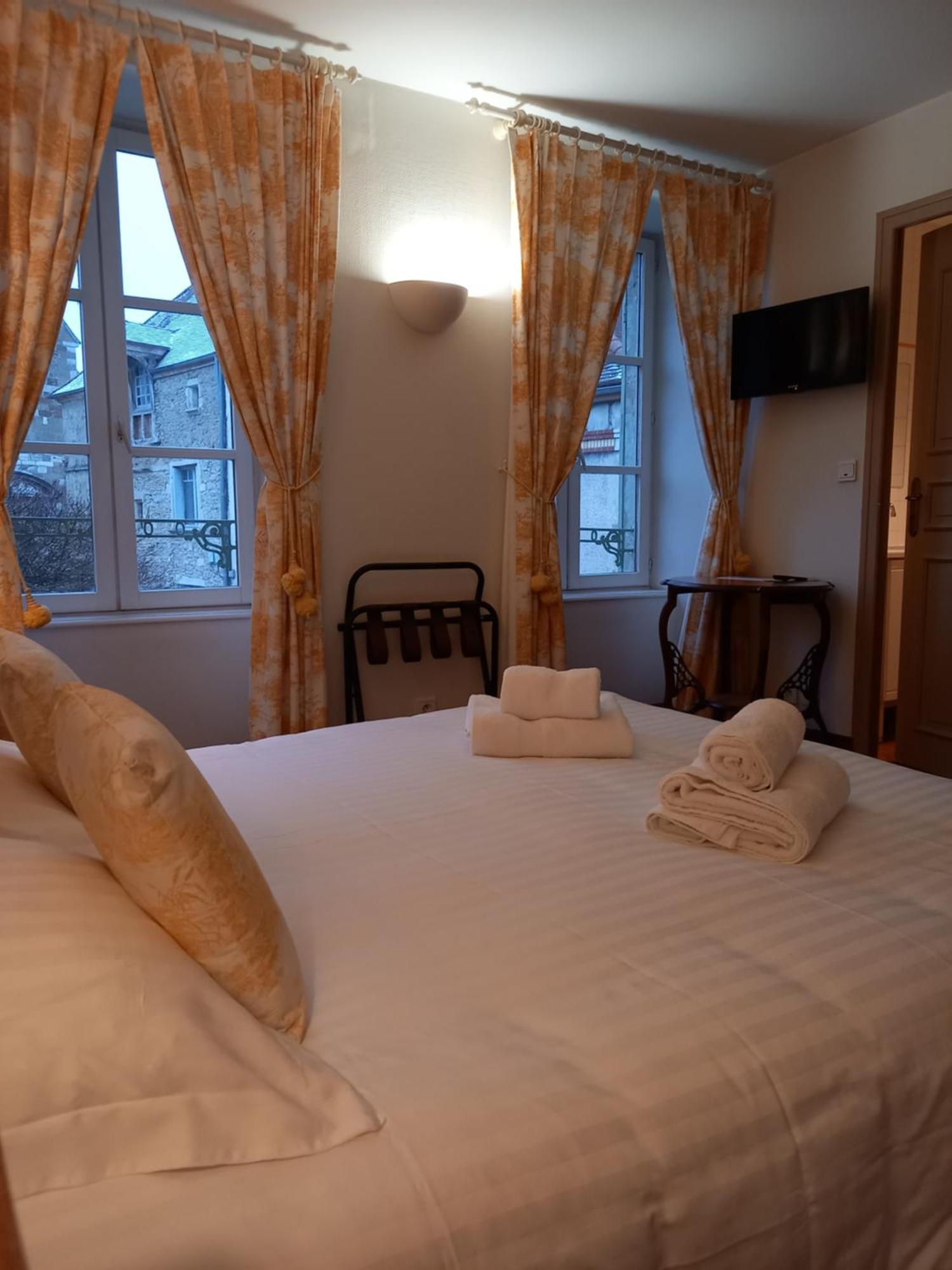 Hotel De La Halle Nolay  Extérieur photo