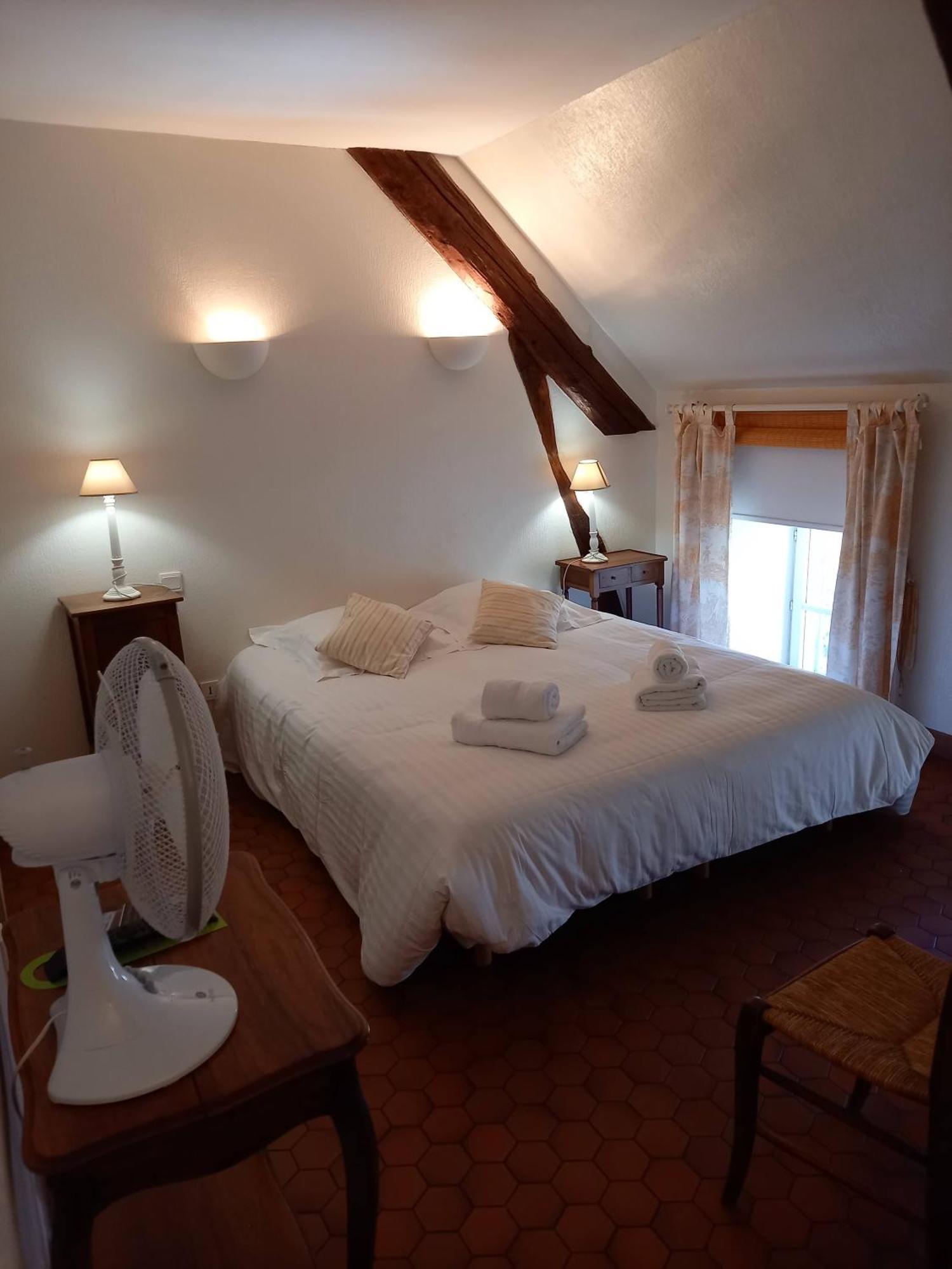 Hotel De La Halle Nolay  Chambre photo